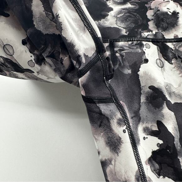 Lululemon Wunder Under Crop High Rise Leggings‎ in Obscurred Black Daisy Maeve 4 - Picture 7 of 12